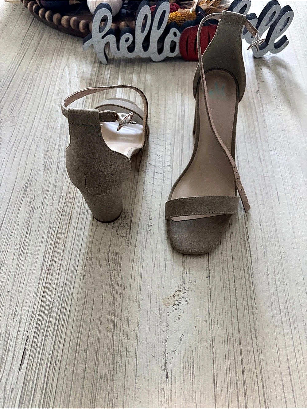 Ankle Strap Block Heel Sandals in Brown